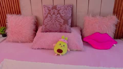 Snapshot of cristal_subin69 chatting on 11/01/25, 12:18 STEFANYIG cristalsubin online show from 11/01/25, 12:18