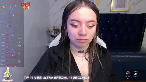 Snapshot of cristal_v_ chatting on 12/16/24, 08:05 Cristal online show from 12/16/24, 08:05