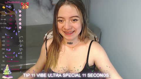 Snapshot of cristal_v_ chatting on 12/19/24, 06:23 Cristal online show from 12/19/24, 06:23