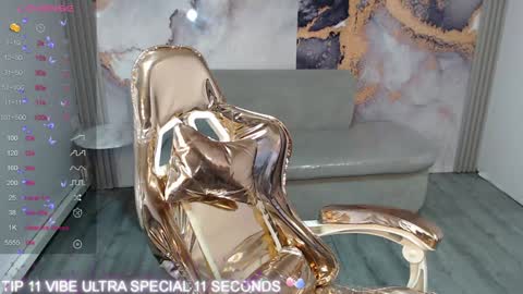 Snapshot of cristal_v_ chatting on 01/26/25, 03:17 Cristal online show from 01/26/25, 03:17