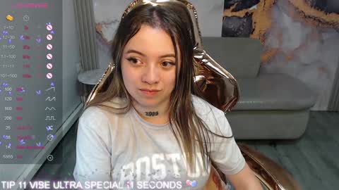 Snapshot of cristal_v_ chatting on 01/26/25, 09:19 Cristal online show from 01/26/25, 09:19