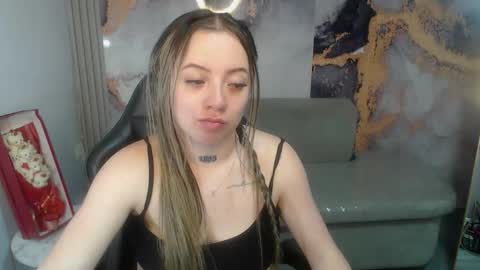 Snapshot of cristal_v_ chatting on 09/09/25, 03:06 Cristal online show from 09/09/25, 03:06