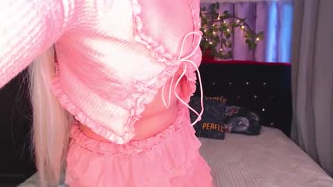 Snapshot of cristalavy chatting on 02/23/26, 07:28 CristalAvy online show from 02/23/26, 07:28