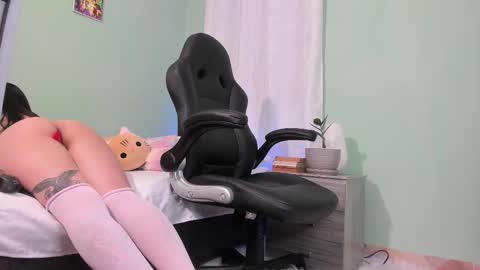 Snapshot of cristalcerati__ chatting on 03/05/25, 11:38 Cristal online show from 03/05/25, 11:38