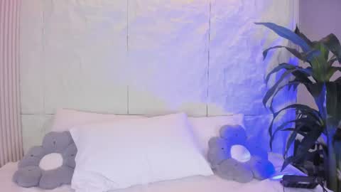 Snapshot of cristalcollinss chatting on 07/06/26, 12:02 Cristal online show from 07/06/26, 12:02
