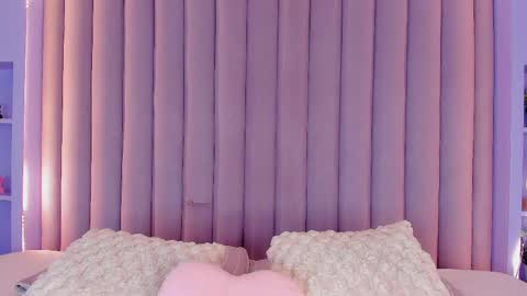 Nicole  Connection time 220pm-910pmCol online show from 03/04/25, 07:43