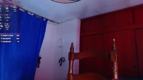 Snapshot of cristalhottie_2 chatting on 10/04/25, 02:20 Cristal online show from 10/04/25, 02:20