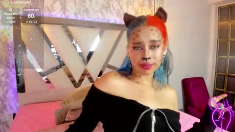 Snapshot of cristall_ravven chatting on 10/22/25, 07:13   online show from 10/22/25, 07:13