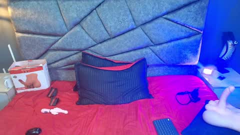 CRISTAL MILF online show from 12/03/24, 02:03