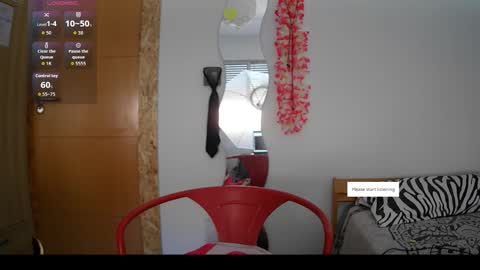 Snapshot of cristalvelvet chatting on 10/05/25, 12:47 online show from 10/05/25, 12:47