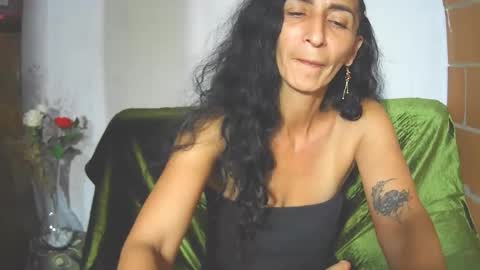 Snapshot of cristalvelvet chatting on 05/23/26, 12:16 online show from 05/23/26, 12:16