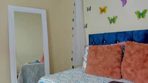 Snapshot of cristalwalker__ chatting on 01/31/25, 04:06 cristal walker online show from 01/31/25, 04:06