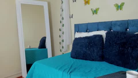 Snapshot of cristalwalker__ chatting on 03/11/25, 12:39 cristal walker online show from 03/11/25, 12:39