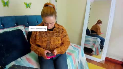 Snapshot of cristalwalker__ chatting on 09/26/25, 10:41 cristal walker online show from 09/26/25, 10:41
