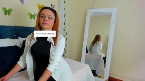 Snapshot of cristalwalker__ chatting on 10/14/25, 11:22 cristal walker online show from 10/14/25, 11:22
