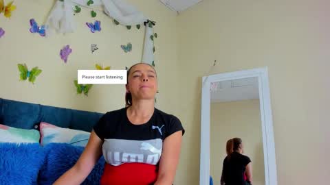 Snapshot of cristalwalker__ chatting on 10/19/25, 10:27 cristal walker online show from 10/19/25, 10:27