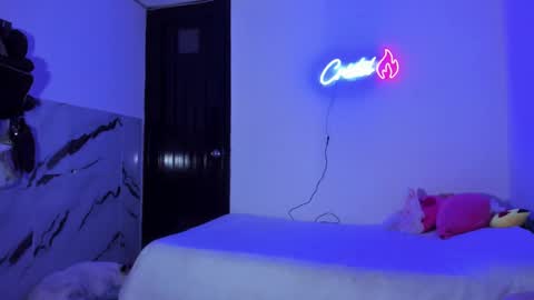  Independent Model online show from 12/12/24, 02:15