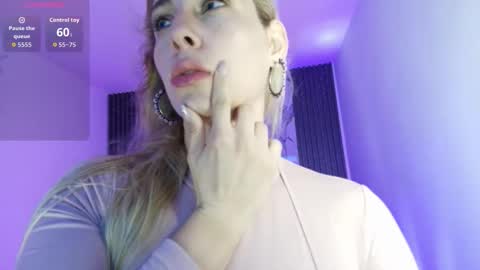 This blondie girl  is waiting for someone very horny to get some fun online show from 03/06/26, 05:53