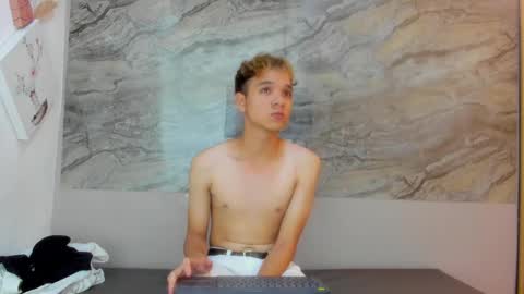 Cristhian online show from 10/04/25, 03:32