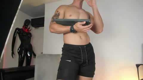 Snapshot of cristhian_wolf1 chatting on 06/15/26, 01:30 CRIS online show from 06/15/26, 01:30