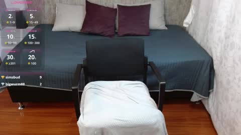 Snapshot of cristhin_ chatting on 10/21/25, 04:13 Im Cristhin online show from 10/21/25, 04:13