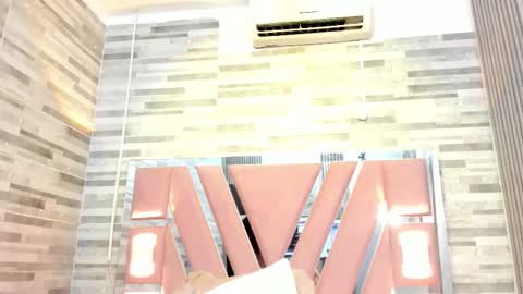 Snapshot of cristhinbrown chatting on 11/16/25, 12:11 cristin online show from 11/16/25, 12:11