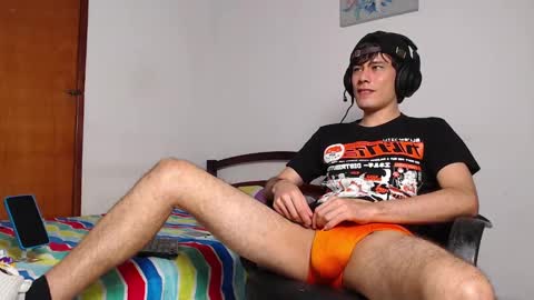 Snapshot of cristian_ortiz_1 chatting on 12/16/24, 01:31 Cristian online show from 12/16/24, 01:31