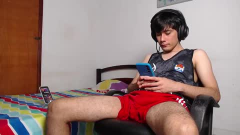 Snapshot of cristian_ortiz_1 chatting on 12/18/24, 10:13 Cristian online show from 12/18/24, 10:13