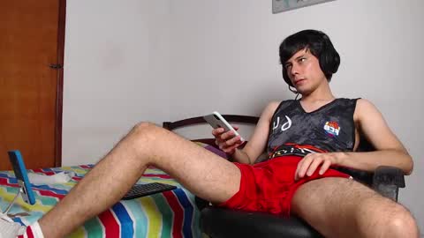 Snapshot of cristian_ortiz_1 chatting on 12/19/24, 01:28 Cristian online show from 12/19/24, 01:28