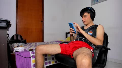 Snapshot of cristian_ortiz_1 chatting on 01/24/25, 11:34 Cristian online show from 01/24/25, 11:34