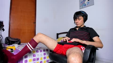 Snapshot of cristian_ortiz_1 chatting on 01/27/25, 10:16 Cristian online show from 01/27/25, 10:16