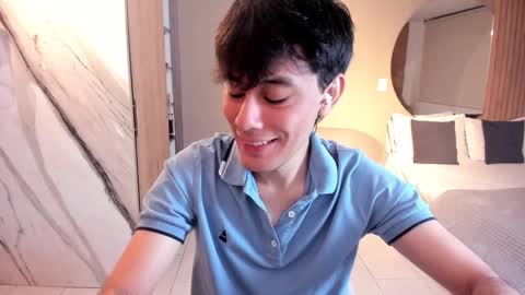 Snapshot of cristian_ortiz_1 chatting on 02/17/25, 02:20 Cristian online show from 02/17/25, 02:20