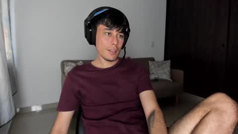 Snapshot of cristian_ortiz_1 chatting on 10/13/25, 09:15 Cristian online show from 10/13/25, 09:15