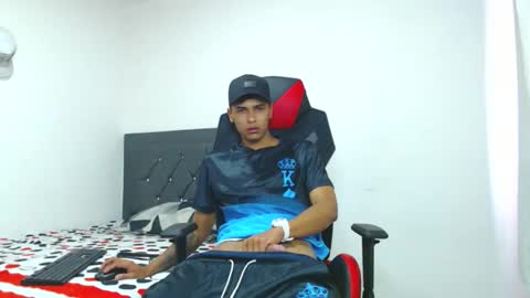 Snapshot of cristiantayron chatting on 03/12/26, 01:28 cristian online show from 03/12/26, 01:28