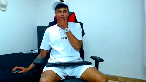 Snapshot of cristiantayron chatting on 03/20/26, 07:13 cristian online show from 03/20/26, 07:13