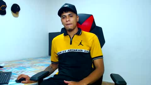 Snapshot of cristiantayron chatting on 03/30/26, 12:17 cristian online show from 03/30/26, 12:17