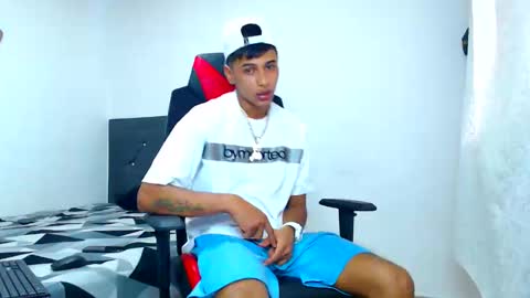 Snapshot of cristiantayron chatting on 04/08/26, 09:59 cristian online show from 04/08/26, 09:59