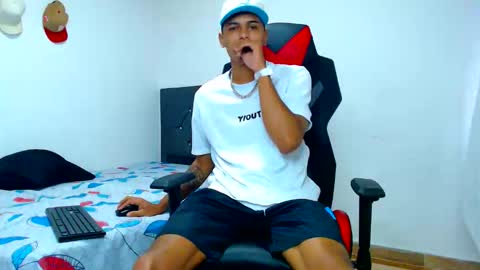 Snapshot of cristiantayron chatting on 04/12/26, 09:31 cristian online show from 04/12/26, 09:31