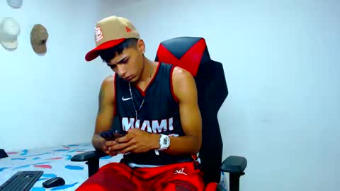 Snapshot of cristiantayron chatting on 04/13/26, 05:07 cristian online show from 04/13/26, 05:07