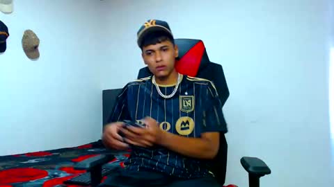 Snapshot of cristiantayron chatting on 04/18/26, 03:16 cristian online show from 04/18/26, 03:16