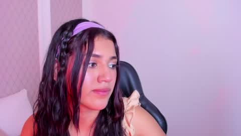 Snapshot of cristin_collins chatting on 04/27/26, 08:07 C R I S T I N online show from 04/27/26, 08:07