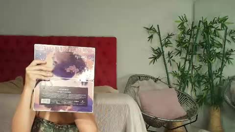Snapshot of cristina_aznar chatting on 07/10/26, 03:58 Cris online show from 07/10/26, 03:58