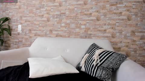 Snapshot of cristina_fernando chatting on 12/07/24, 02:35 soycriss online show from 12/07/24, 02:35