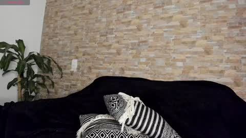 Snapshot of cristina_fernando chatting on 12/28/24, 04:41 soycriss online show from 12/28/24, 04:41