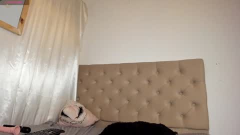 Snapshot of cristina_fernando chatting on 01/10/25, 12:27 soycriss online show from 01/10/25, 12:27