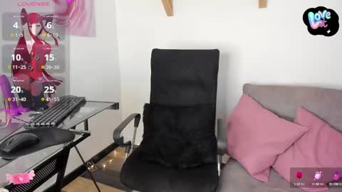 Snapshot of cristina_fernando chatting on 02/12/25, 11:41 soycriss online show from 02/12/25, 11:41