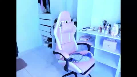 Snapshot of cristinasweet7 chatting on 03/17/26, 11:52 cristinasweet7 online show from 03/17/26, 11:52