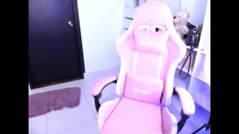 Snapshot of cristinasweet7 chatting on 04/15/26, 07:32 cristinasweet7 online show from 04/15/26, 07:32