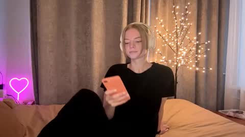 Snapshot of cristinekondo chatting on 04/11/26, 02:54 Marry online show from 04/11/26, 02:54