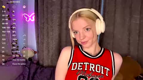 Snapshot of cristinekondo chatting on 07/13/26, 03:26 Marry online show from 07/13/26, 03:26